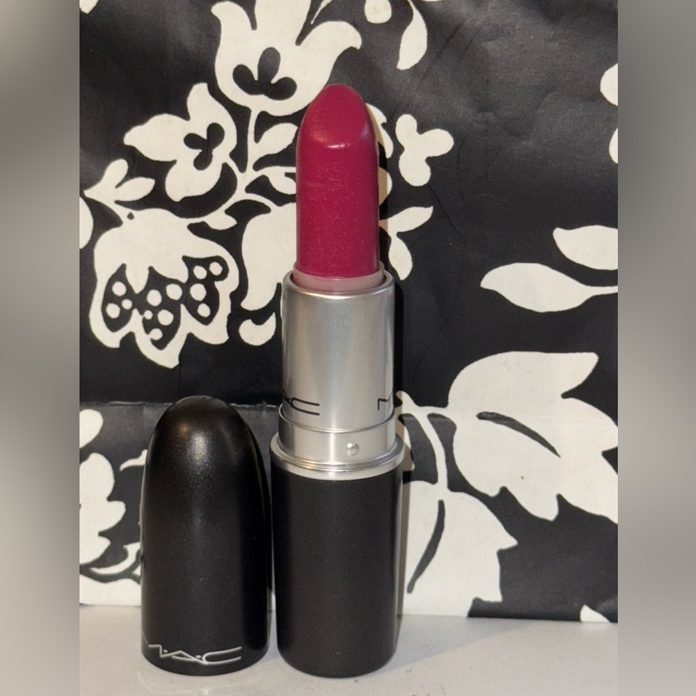 MAC Total Wow Lipstick